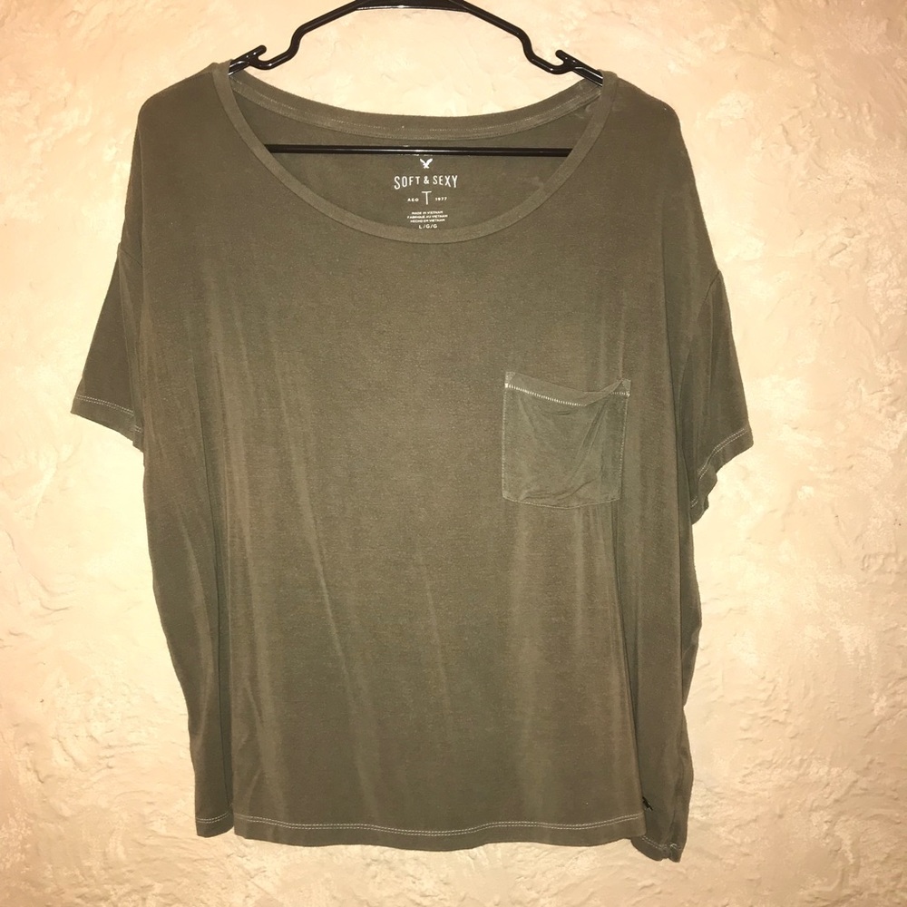 Army green t-shirt w/front pocket
